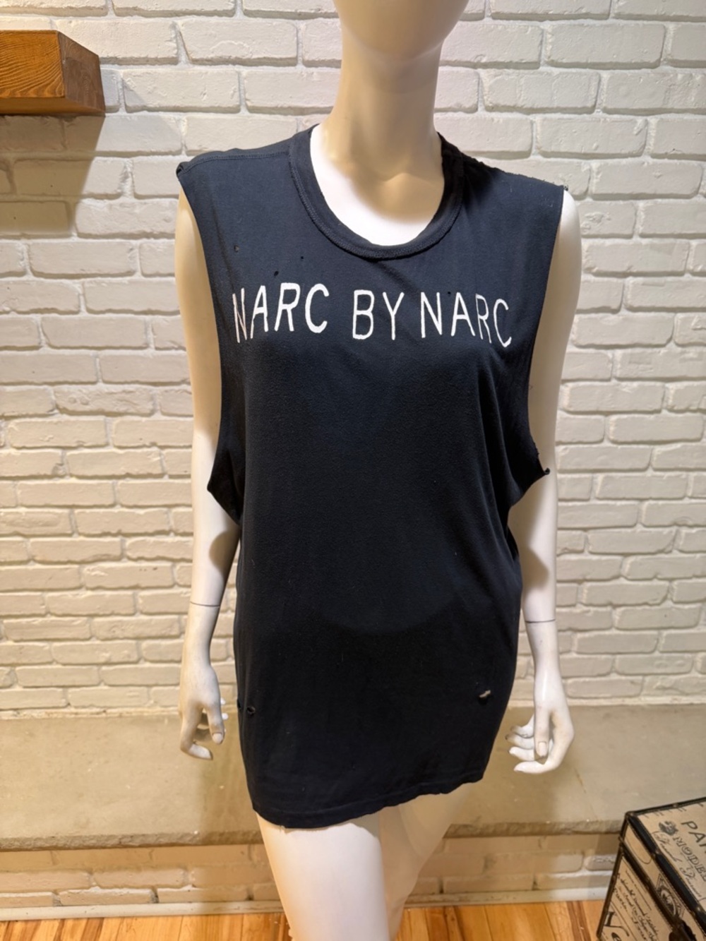 UNIF NARC BY NARC PLAY ON MARC FOR MARC JACOBS BLACK INTENTIONALLY DISTRESSED